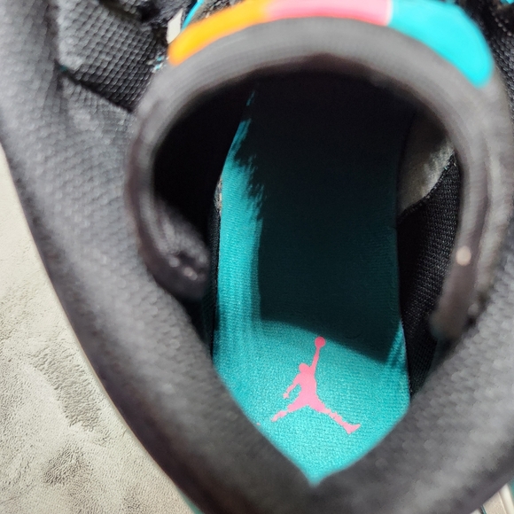 Size 15 - Air Jordan 1 SE Mid South Beach - Picture 9 of 10